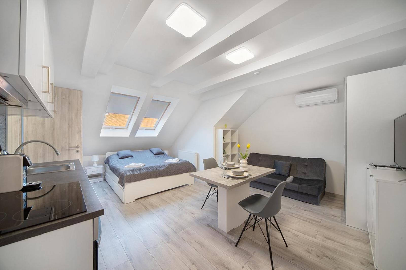 Agoston Apartman 1-2 - Lora,Marci Beci Exterior foto